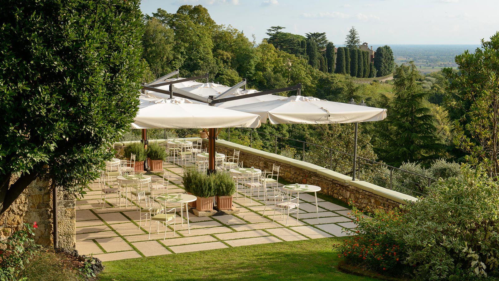 View from the top of the terrace with the decorated tables of the Bistrot Rosmarino